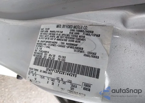 2002 Ford Escort Fleet z USA, uszkodzony, nr VIN 3FAFP13PX2R144295